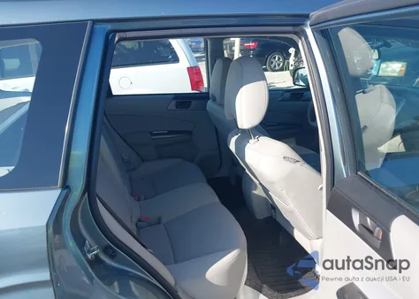 2013 Subaru Forester 2.5X z USA, uszkodzony, nr VIN JF2SHABC3DH431469